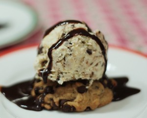 chocolate-chip-cookie-ice-cream